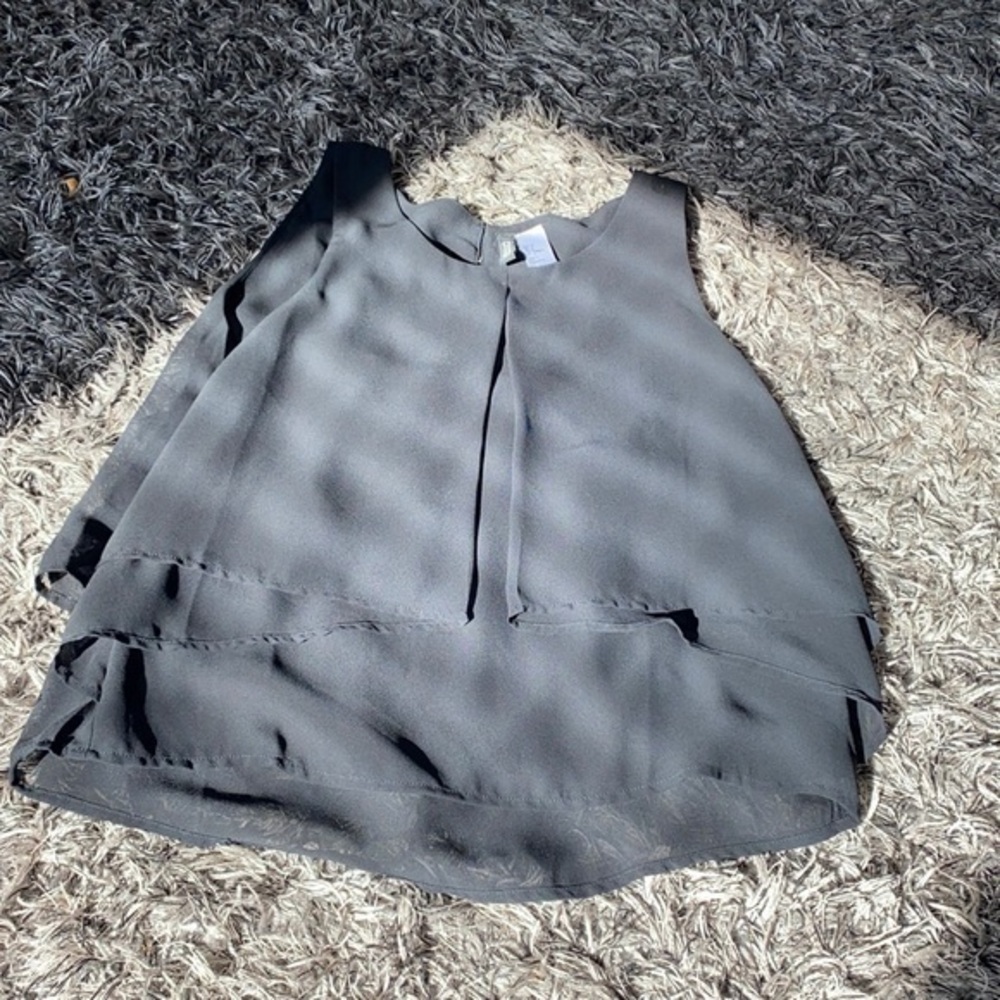 H&M flowy sheer cropped layered top EUC.